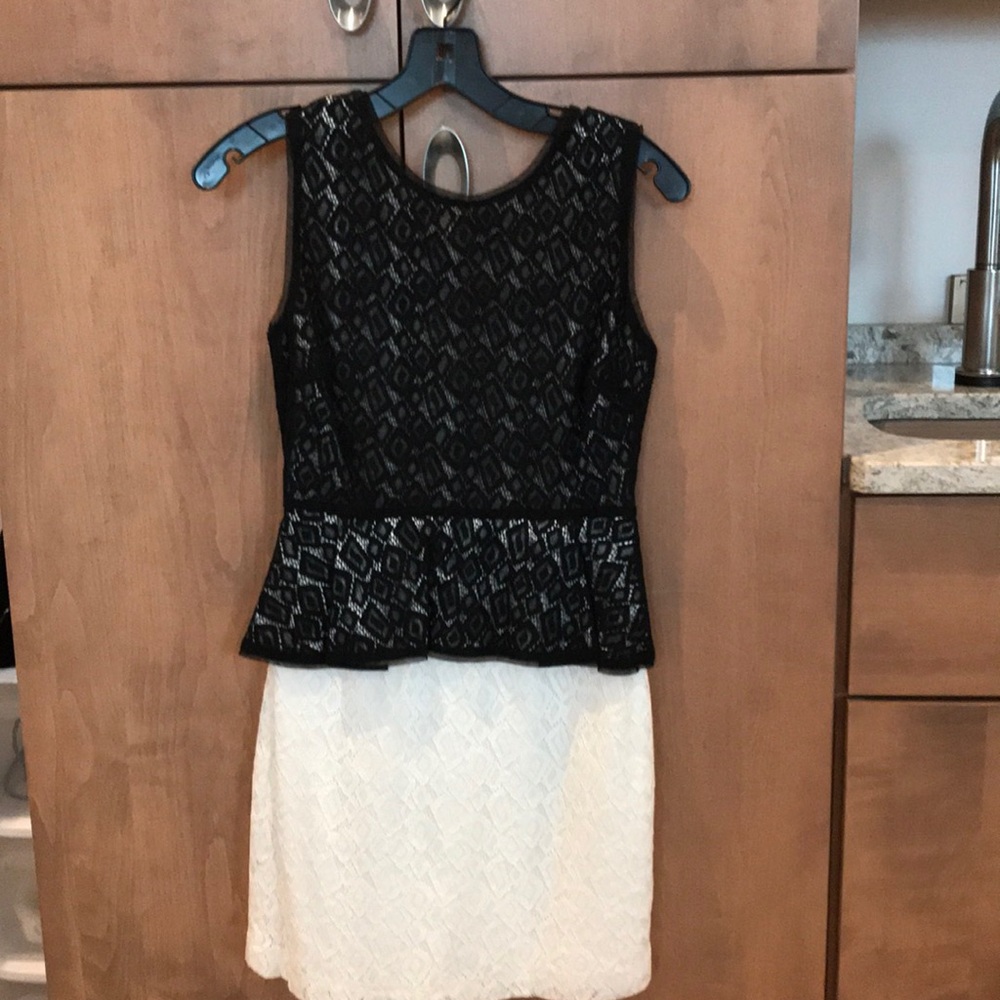 NEVER WORN Size 0 MaxandCleo Black and white dress